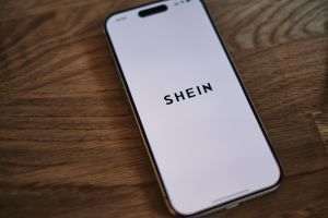CNBC: Shein, ameninţată de tarife şi eliminarea facilităţilor vamale